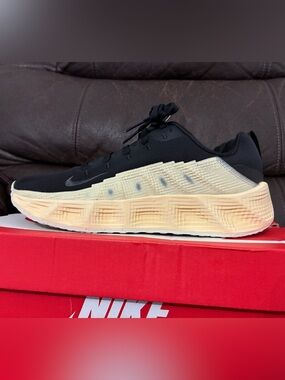 Nike Black and Cream/Beige Trainer Ava Rover brand new in box